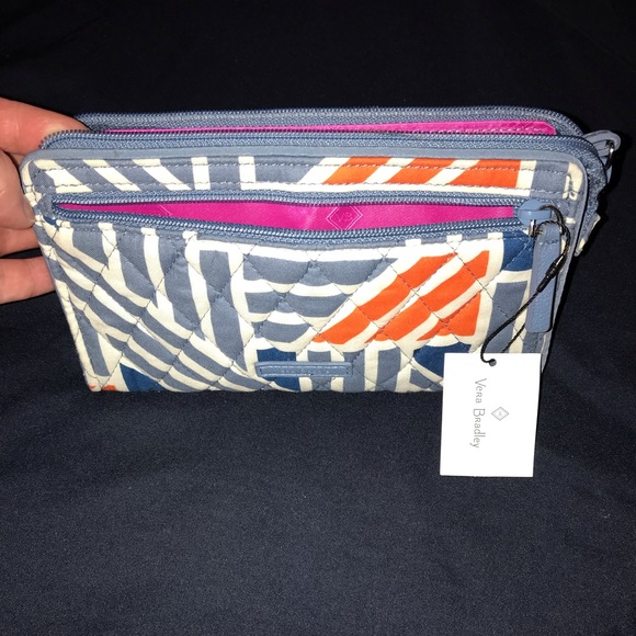NWT Vera Bradley RFID Front Zip Wristlet - Picture 2 of 4